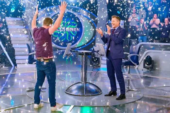 Die Millionenshow moderiert Armin Assinger seit 2002 (!). Im Bild: Christoph Götzendorfer, der 2020 der bislang letzte Millionär in der Show wurde