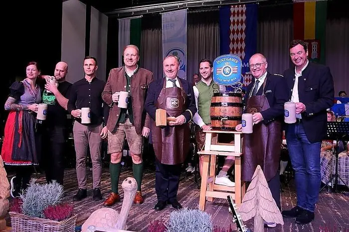 Dieser wurde unter anderen vom Nationalratsabgeordneten und Vizebürgermeister Markus Leinfellner, Musik-Präsidenten und Geschäftsführer der Firma Bauer, Otto Roiss,  Landtagsabgeordneten Jochen Bocksruker und Bürgermeister (Bärnbach) und Bürgermeister Bernd Osprian (Voitsberg) vorgenommen.