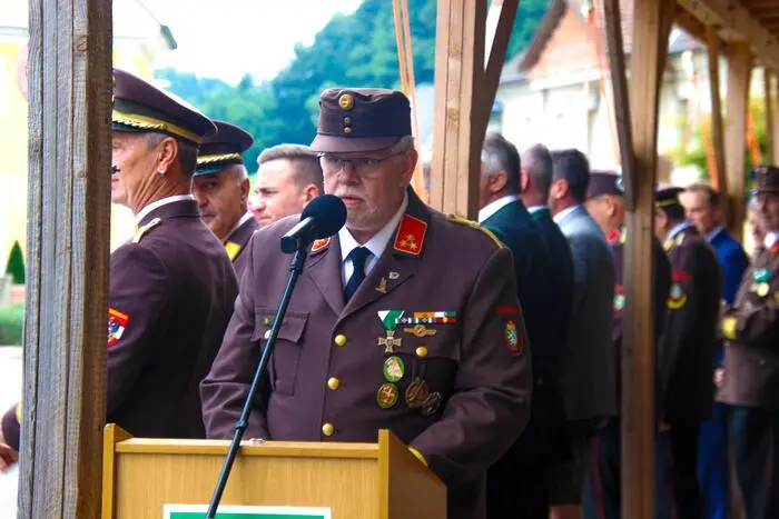Kommandant Helmut Prassl begrüßte die Festgäste