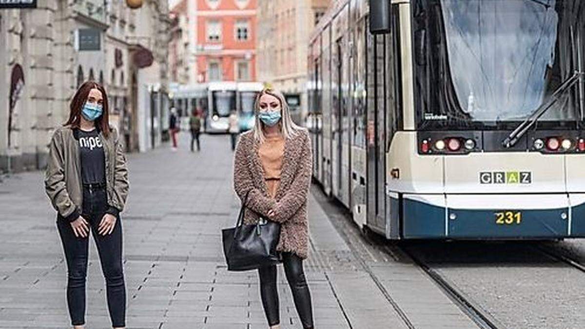 Die allermeisten Fahrgäste tragen eine Maske 