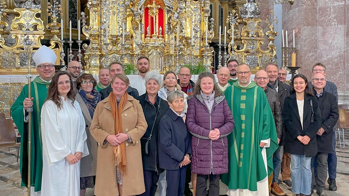 Bei einem Festgottesdienst wurde gemeinsam mit dem neuen Propst das neue Team vorgestellt und beauftragt