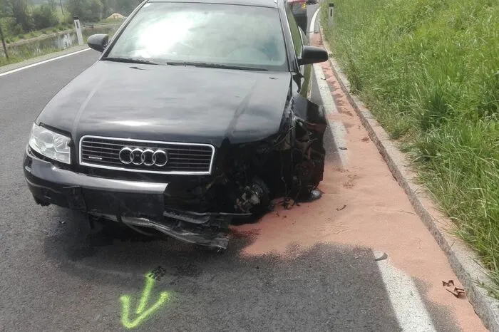 Die Feuerwehren Preding und Zwaring-Pöls räumten die Unfallwracks von der Fahrbahn und säuberten die Straße.
