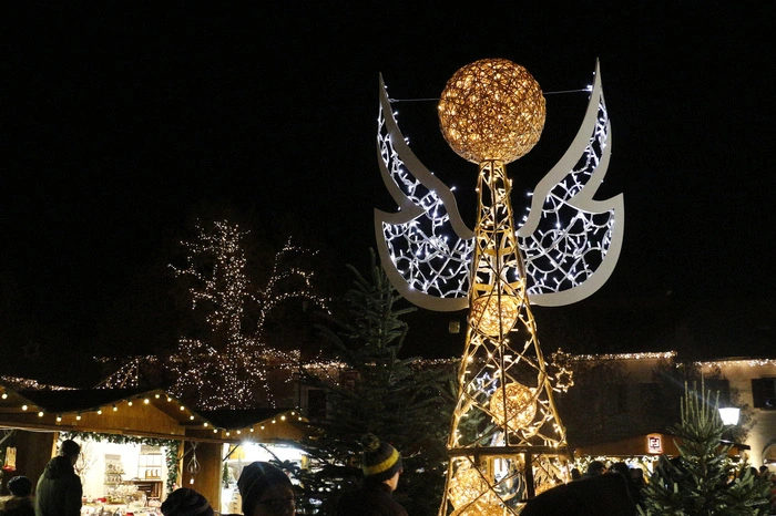 Neben echter steirischer Handwerkskunst überzeugt der Markt mit kulinarischen Schmankerln, winterlichem Rahmenprogramm und vielen abwechslungsreichen Highlights für die ganze Familie.