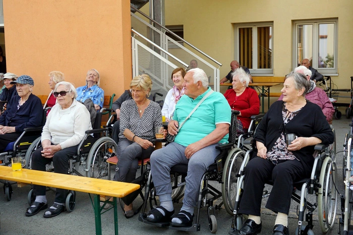 "Deshalb sollte der Aufenthalt in einem Pflegeheim kein Hindernis sein...