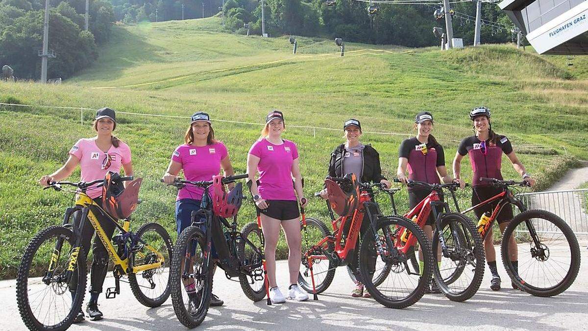 Trainierten auf der Planai: Nadine Fest, Ramona Siebenhofer, Lisa Grill, Michaela Heider, Rosina Schneeberger und Ricarda Haaser