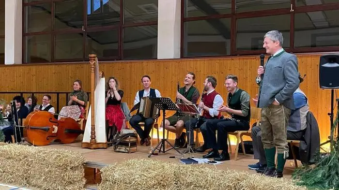 Für die musikalische Unterhaltung an diesem Ballabend der anderen Art sorgten „Postwirtmusi“ und „Zwicklhof Musi“. 