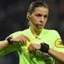 Der Name Stéphanie Frappart ist Fußball-Fans längst ein Begriff.