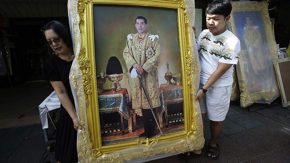 Ein Porträt des neuen Königs Vajiralongkorn