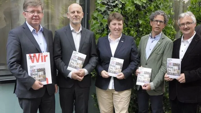 Caritas-Direktor Beiglböck mit den Bereichsleitern Peter Wagner (Beschäftigung und Sachspenden), Petra Prattes (Betreuung und Pflege), Rolf Spiegel (Bildung und Interkultur) und Franz Waltl (Hilfe für Menschen in Not)