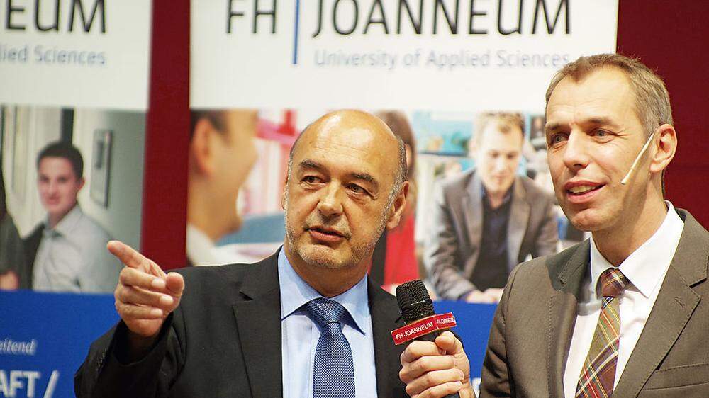 Bürgermeister Manfred Wegscheider (links) und FH-Studiengangsleiter Martin Tschandl