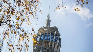In Keutschach, der Heimat des Pyramidenkogels, gehen seit Wochen die Wogen hoch