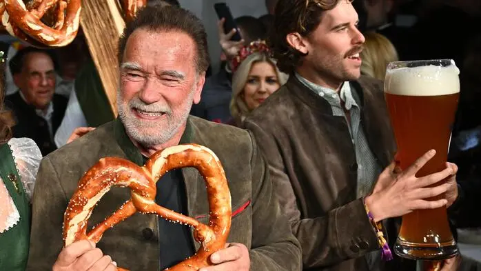 Der „Terminator“ kam zusammen mit Sohn Christopher