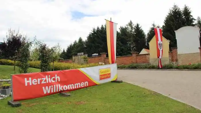 Pater Anselm Kassin feierte um 9 Uhr die Heilige Messe.