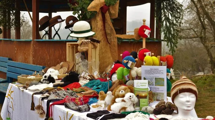 Klicken Sie sich durch die Fotos vom Adventmarkt der Chance B!