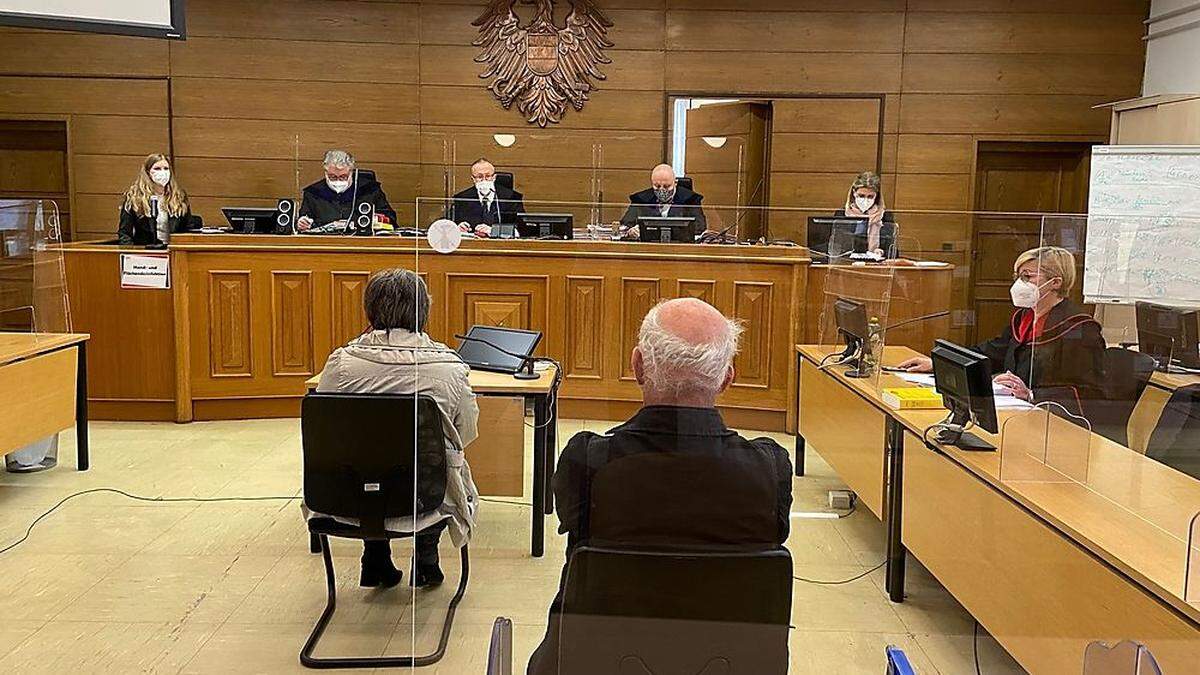 Das Pensionisten-Ehepaar musste sich am Mittwoch am Landesgericht Klagenfurt verantworten