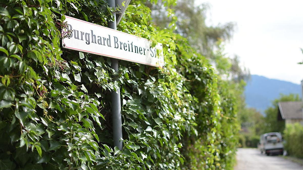 Aus der &quot;Burghard Breitner&quot;-Straße wird die &quot;Maria Ducia&quot;-Straße. 