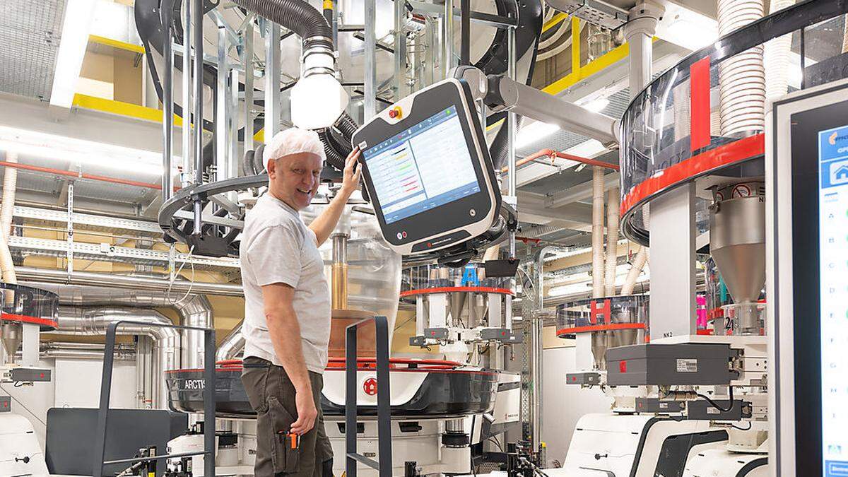 Der Maschinenpark im Zeltweger Werk wird im Jubiläumsjahr größer