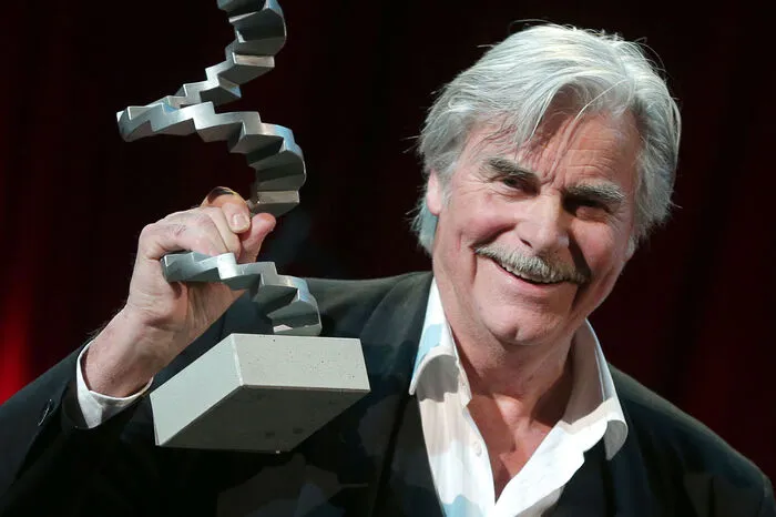 ... Der Preis für die beste männliche Hauptrolle ging, wenig überraschend, an Peter Simonischek für ...
