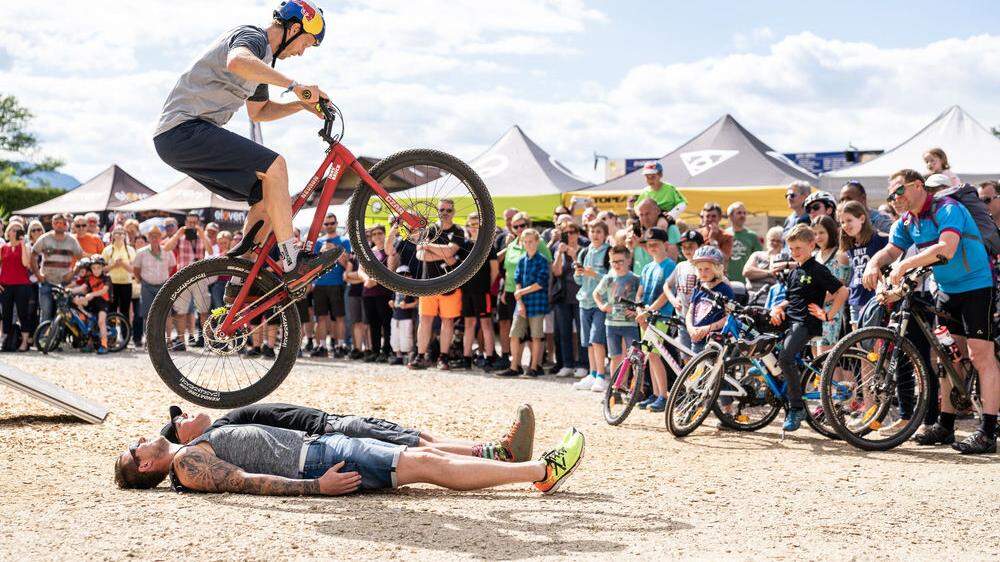 Stefan Müller und Tom Öhler werden mit ihrer Rad-Akrobatik begeistern