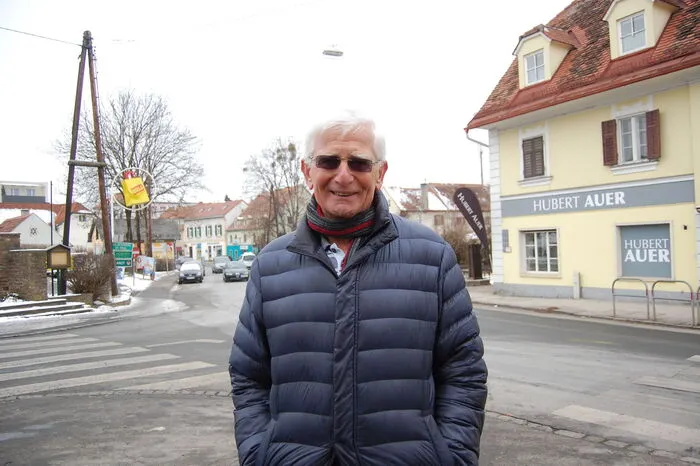 Reinhard Rack: "Grundsätzlich ist Waltendorf ein super Bezirk, eine super Wohngegend. Durch die Verdichtung ist die Verkehrsproblematik allerdings noch größer geworden. Und der Verkehr ist auch dort stark, wo er nichts zu suchen hat, in den Wohngegenden, wie zum Beispiel in der Rudolfstraße. Wie der Platz hier wird, bleibt abzuwarten."