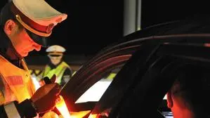 Gestohlenes Auto, gestohlene Kennzeichen, keinen Führerschein und viele Probleme für zwei junge Steirer 