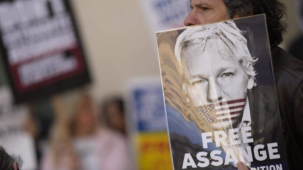 Julian Assange: Britisches Gericht erlässt Auslieferungsbeschluss