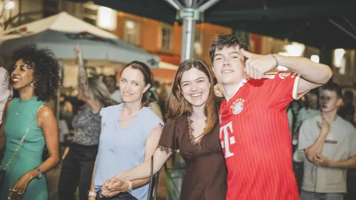 Im Rahmen der Leoben Summer Night wurde am Donnerstag am Hauptplatz wieder getanzt und gefeiert.