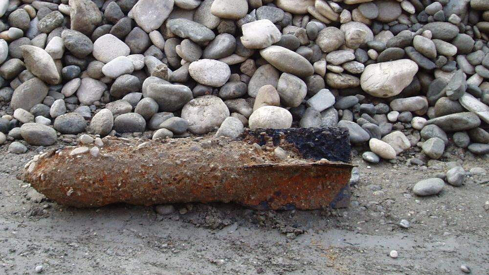 Eine rund 30 Zentimeter lange Granate fand ein Radfahrer in Feldbach (Sujetbild)