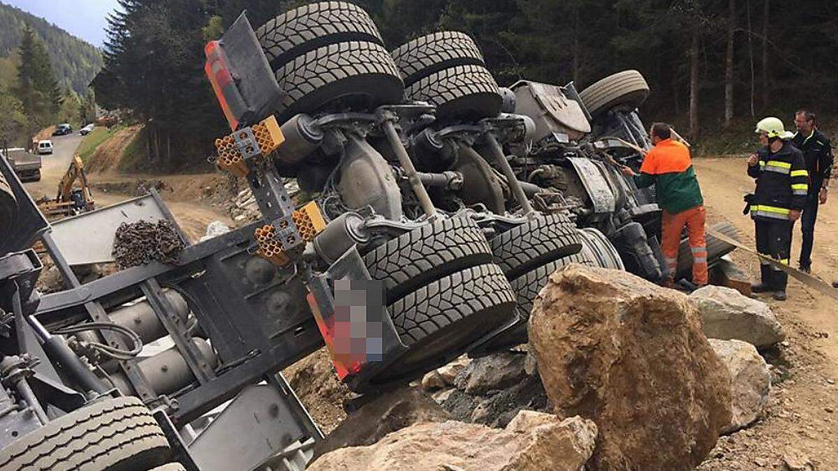 Der Fahrer wurde zum Glück nur leicht verletzt