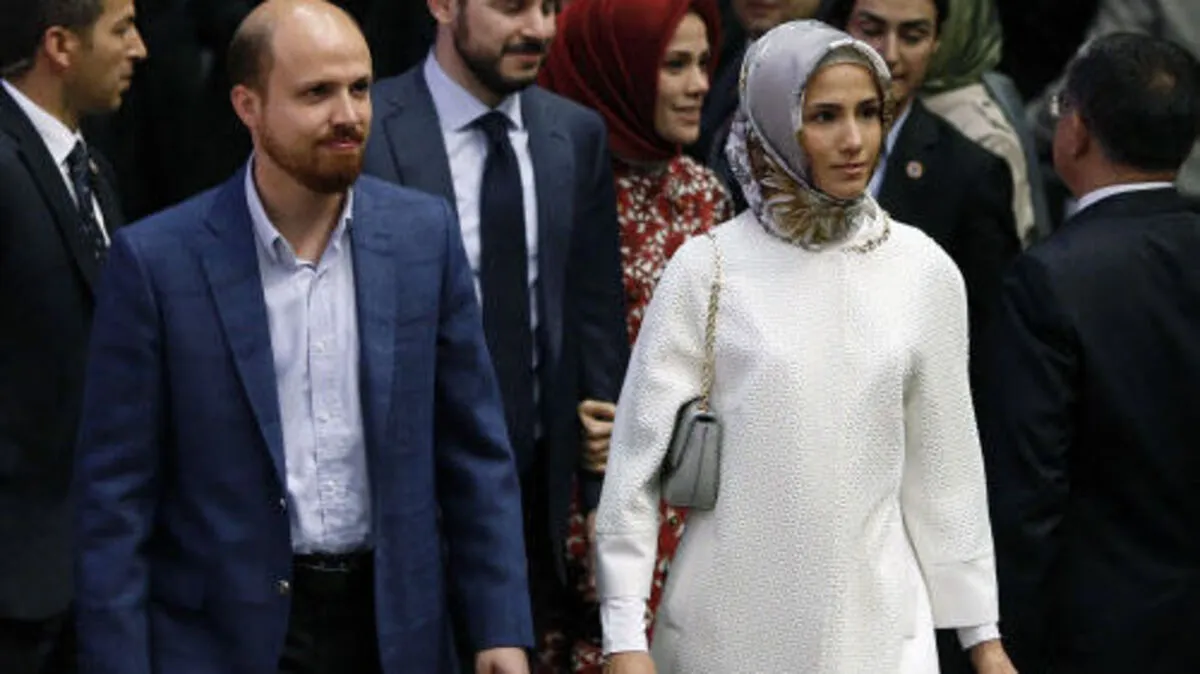 Sumeyye Erdogan (r.) würde beim Erben zurückstecken