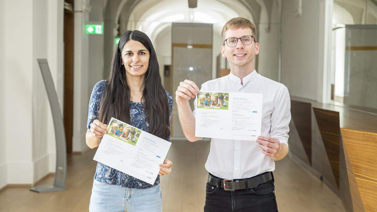 Kavita Sandhu vom Integrationsreferat und Stadtrat Robert Krotzer (KPÖ)