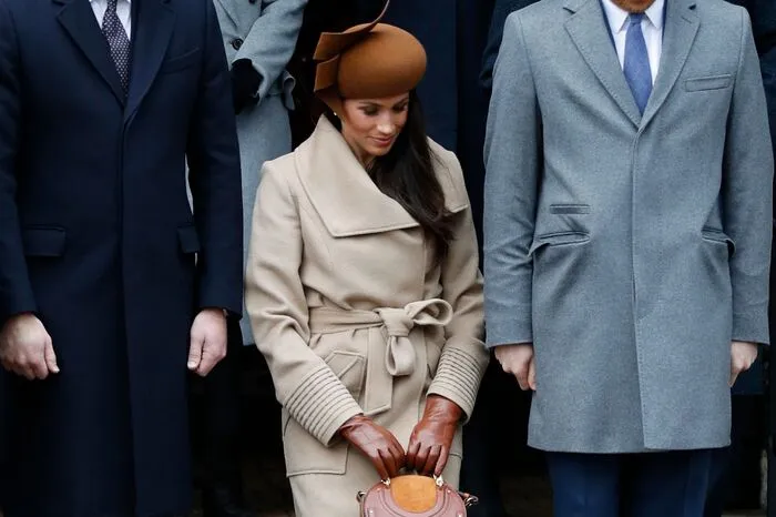 Prinz Harry und Markle wollen am 19. Mai in Windsor westlich von London heiraten. Bereits kurz vor Weihnachten war die US-Schauspielerin zu einem Essen mit den Royals in den Buckingham-Palast eingeladen worden. Britische Medien bezeichneten dies als ungewöhnlich, da das Paar noch nicht verheiratet ist.