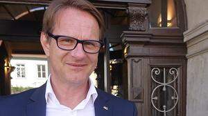 Der Hartberger Bürgermeister Marcus Martschitsch (ÖVP) verweist auf die nächste Gemeinderatssitzung