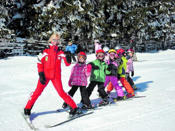 Die ortsan­sässige Skischule auf der Stubalm bietet regelmäßig Skikurse für Kinder an