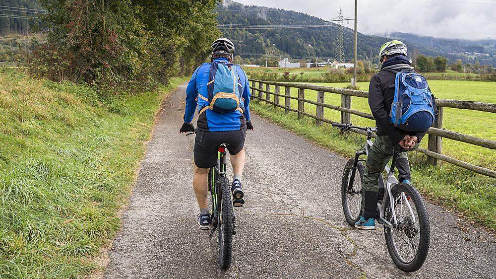 Radfahren ist bei den Gästen in Kärnten besonders beliebt. Bei den Radwegen orten sie aber vielfach Handlungsbedarf	