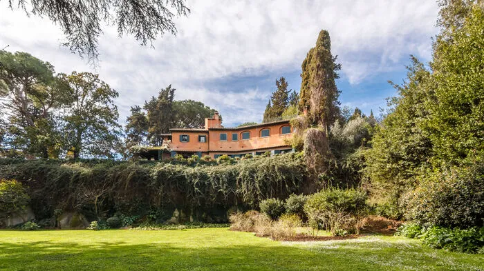 Die Luxusvilla, die der Filmproduzent Carlo Ponti in den 1950er Jahren bewohnte, wird jetzt um 19 Millionen Euro zum Verkauf angeboten