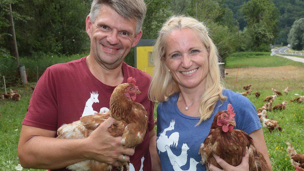 350 Weidehühner gibt es am Hof von Markus und Ingrid Tschischej
