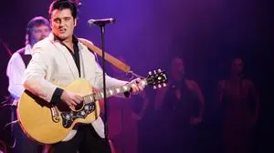 70 Jahre nach dem Durchbruch des „King“:
Der Musical-Erfolg mit Grahame Patrick und Ed Enoch geht erneut auf große Tournee!