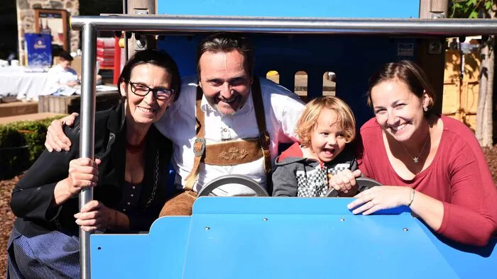 Hunderte Gäste kamen am Samstag zum Fest nach Hirt. Erst am Donnerstag wurde der Marktplatz Mittelkärnten unter seiner Obfrau Ingrid Bachler mit dem Primus, dem großen Wirtschaftspreis der Kleinen Zeitung, ausgezeichnet.