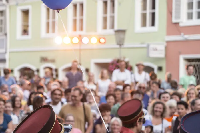 Die Musiker zauberten ein Lächeln auf die Gesichter der Zuseher und -hörer.