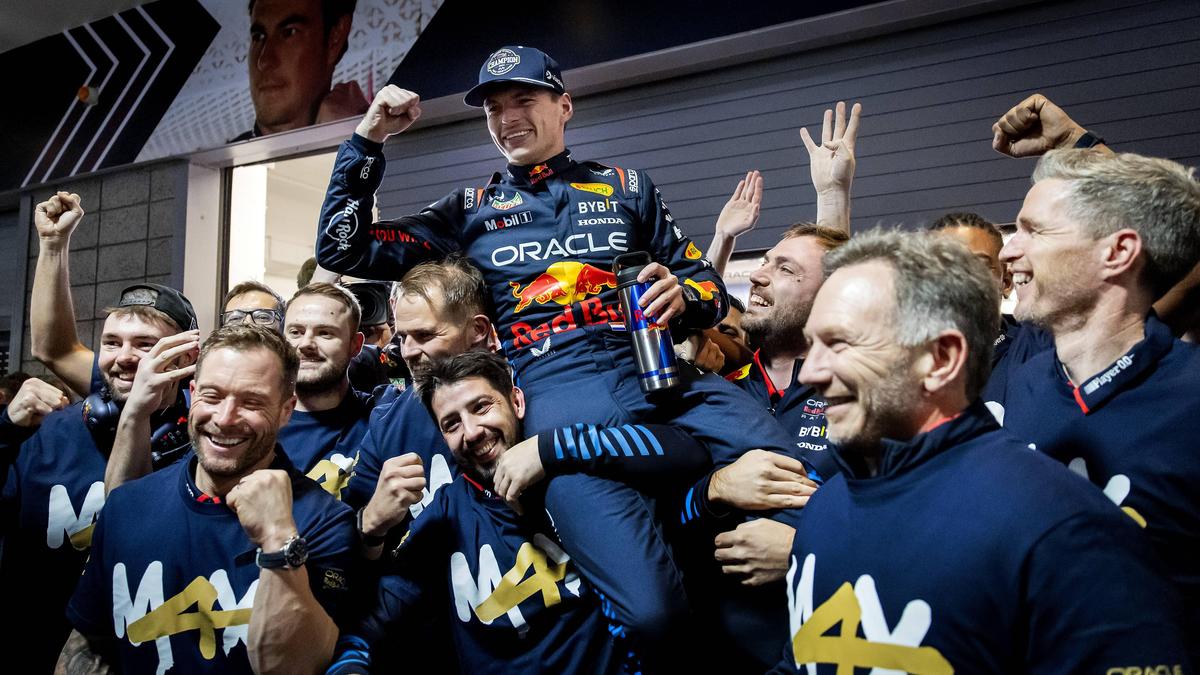 Red Bull feiert Max Verstappen