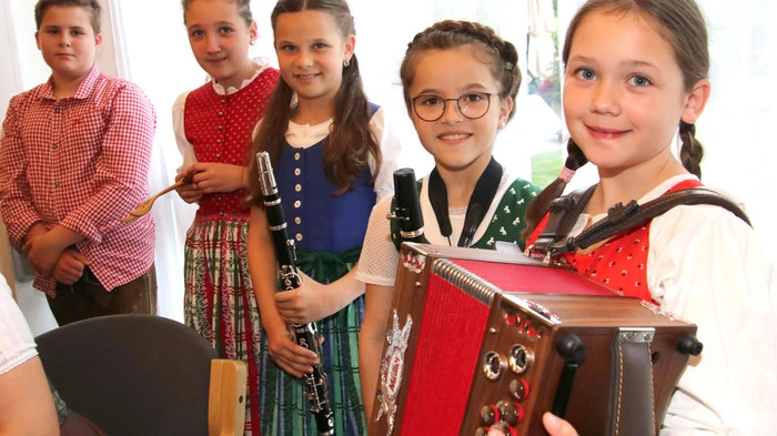Volksmusik vom Feinsten, das bekamen am Donnerstag die zahlreichen Zuhörer im Hotel der Therme Nova von Schülerinnen und Schülern sowie Lehrkräften der Musikschule Köflach serviert.