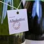 ABD0044_20240920 - DÜSSELDORF - DEUTSCHLAND: Alkoholfreier Wein steht bei einem Händler im Regal. Immer mehr Weingüter, Winzergenossenschaften und Handelskellereien bieten entalkoholisierte Weine an. (zu dpa: «Warum alkoholfreier Wein für viele Winzer unrentabel ist») +++ dpa-Bildfunk +++. - FOTO: APA/dpa/Oliver Berg