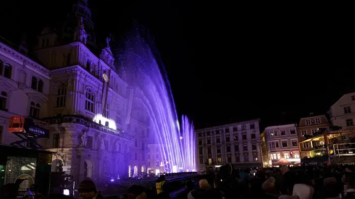 Bei fünf Showblöcken, die ab 17.30 Uhr starten und jeweils 20 Minuten lang dauern, ...