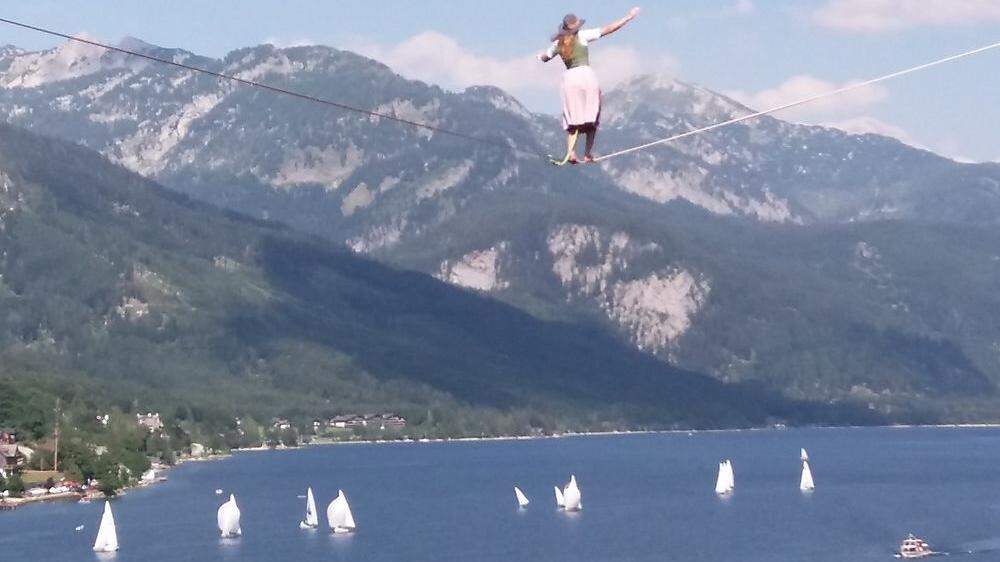 60 Meter lang balanciert Monika Preimesberger auf dem Seil