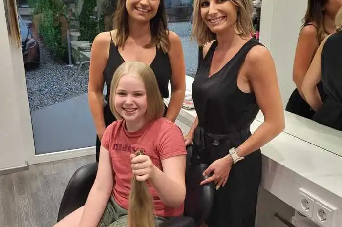 Yvonne und Verena Derler vom Friseursalon "Nena's Haarzauber" schnitten Sophias Haar.