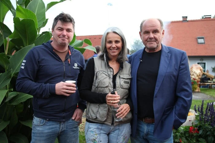 Die Moderatoren Eva Pölzl und Oliver Zeisberger begrüßten unter anderem Lokalmatador und Schauspieler August Schmölzer mit seiner Frau Veronika Erhart.