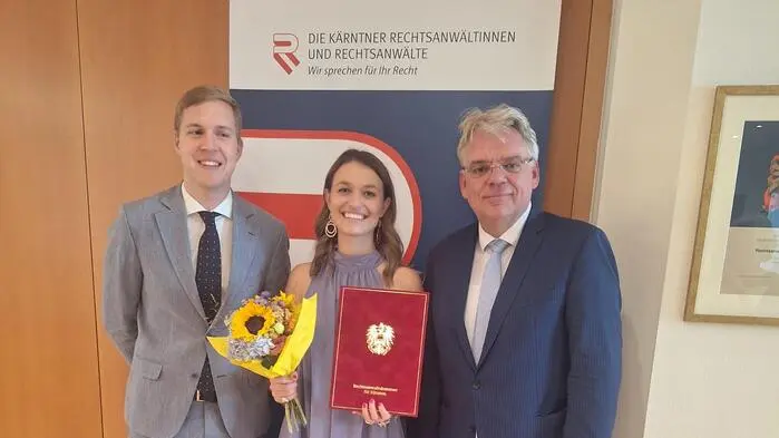 Bei der Angelobung: Simon Ogris, Athena Breitenhuber und Bernhard Fink