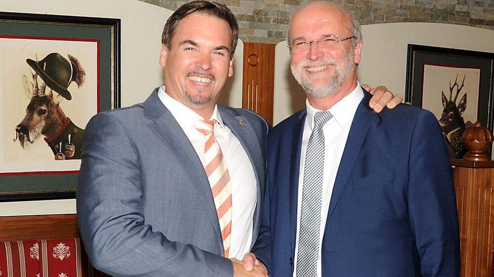 Lionsclub Spittal: Stefan Kulterer (links) folgt als Präsident Horst Rittchen nach