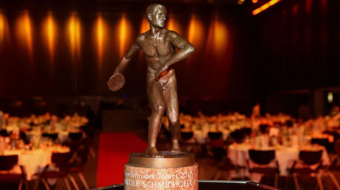 18 Kilogramm schwer ist der bronzene Diskuswerfer, den die Preisträger der Sporthilfe-Gala erhielten. Prominenz aus Sport, Politik und Wirtschaft war bei der Sporthilfe-Gala in der Helmut-List-Halle in Graz anwesend um Steiermarks Sportler und Sportlerinnen gebührend zu ehren.